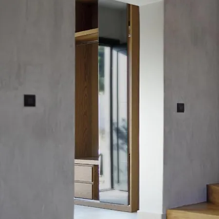 Ξενοδοχείο με διαμερίσματα Pure Όρμος Παναγιάς