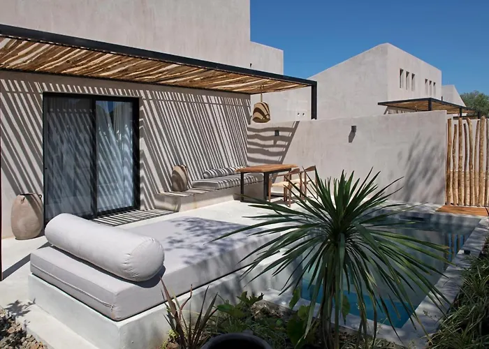 מלון דירות Pure 4*