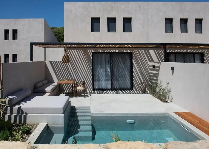 מלון דירות Pure 4*