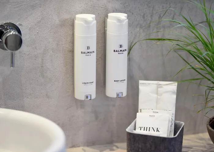 Pure מלון דירות 4*