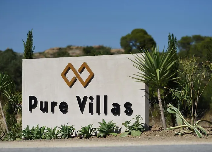 Pure מלון דירות אורמוס פנגיאס