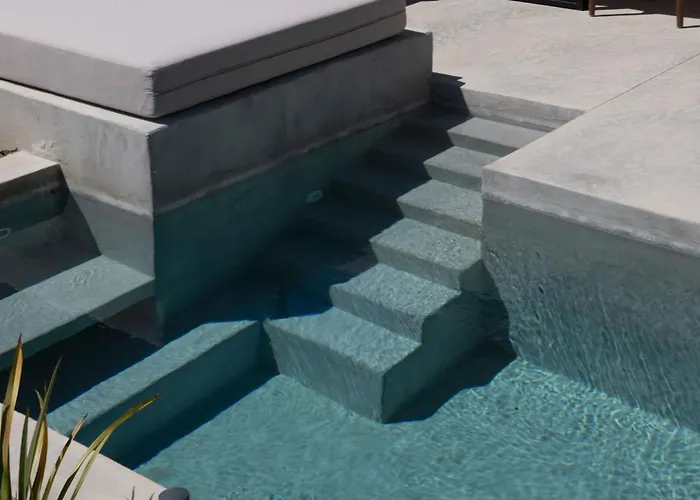 מלון דירות Pure 4*