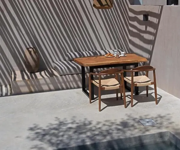 מלון דירות Pure 4*